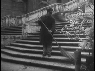 urban trash / nettezza urbana (1948) short documentary film by michelangelo antonioni